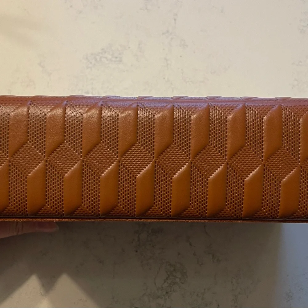 AU DEPART X FARFETCH EMBOSSED JEWELRY BOX - Picture 7 of 8